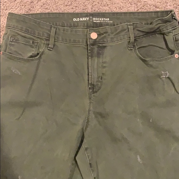 Old Navy Rockstar Distressed Jeans 👖 - Picture 4 of 5
